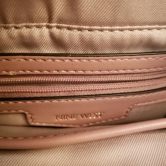 Nine West Quilted Pink Faux Leather Handbag Purse GoldTone Hardware 10 X 7 X 3.5 - Picture 2 of 8